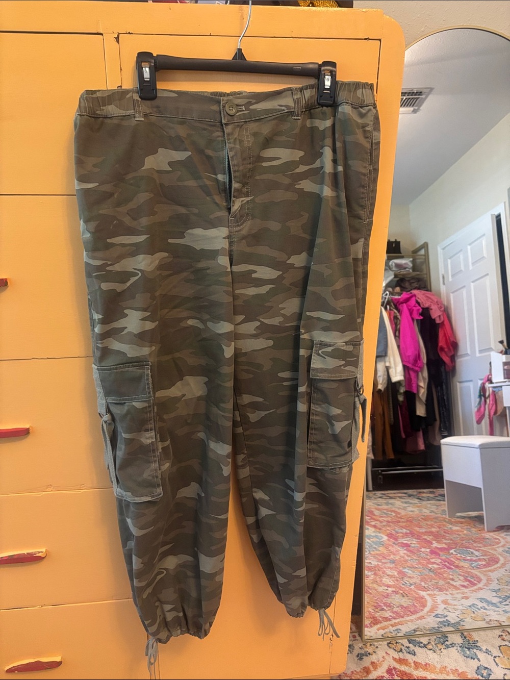 Women’s  Camouflage Cargo Pants - Olive Camo
